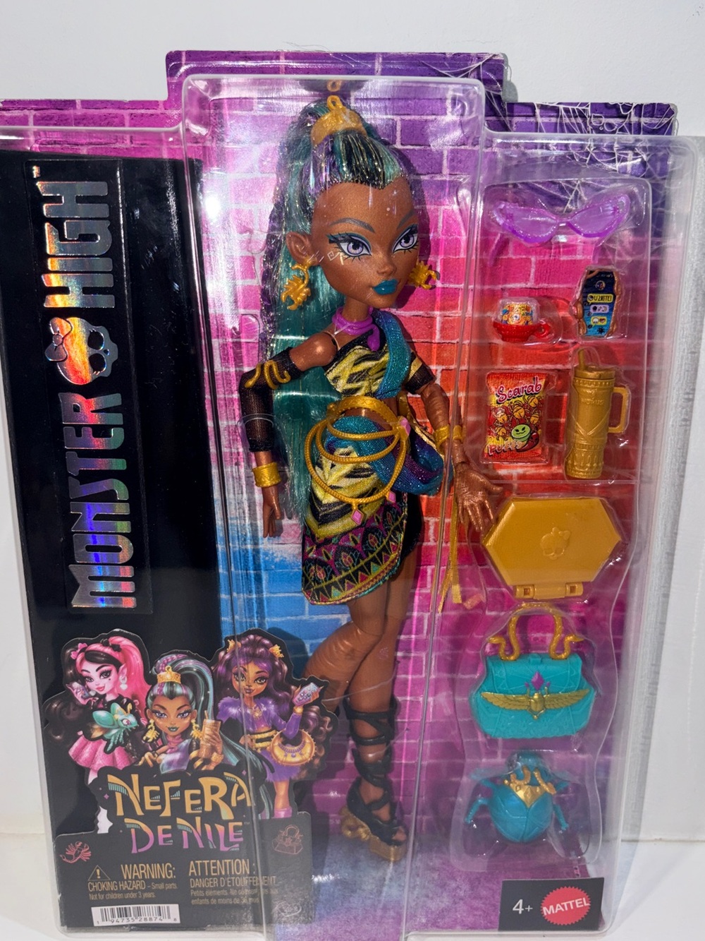 Monster High Nefera De Nile Doll with Pet Scarab & Accessories